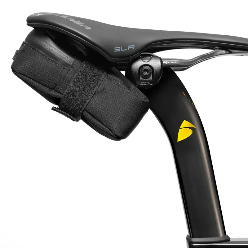 Almsthre Signature 0.6-litre Saddle Bag in Midnight Black