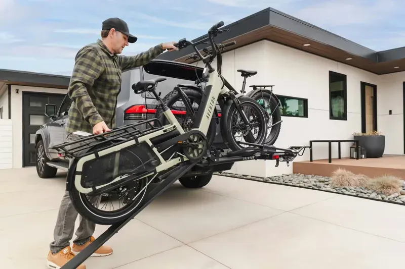 Aventon Loading Ramp in Black-1