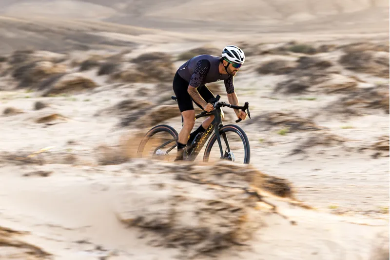 Pinarello Grevil F3 SRAM Apex XPLR Gravel Bike - Black-10