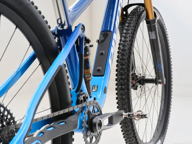Pivot Cycles Mach 4 SL Eagle 70/90 W/Alloy Wheels Medium - Blue Stellar Fade-3
