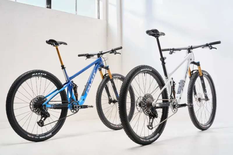 Pivot Cycles Mach 4 SL Eagle 70/90 W/Alloy Wheels Medium - Blue Stellar Fade-4