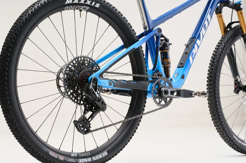 Pivot Cycles Mach 4 SL Eagle 70/90 W/Alloy Wheels Medium - Blue Stellar Fade-2